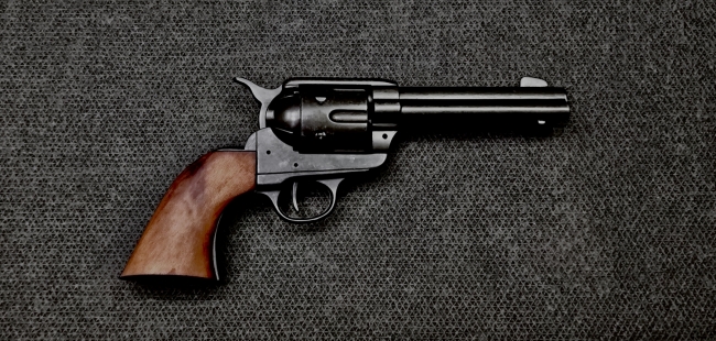 Colt Peacemaker короткий (макет)