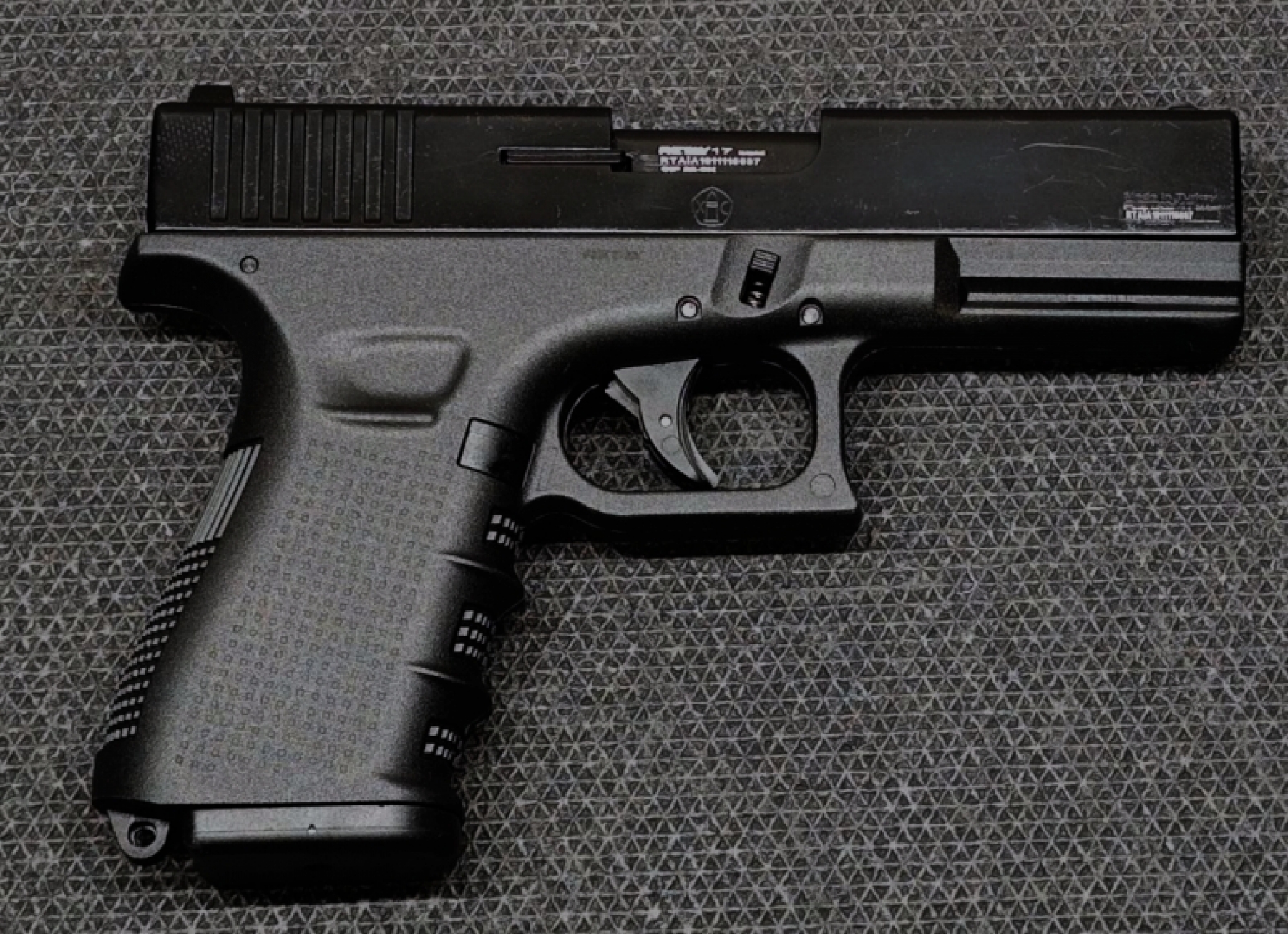 Пистолет G17 (GLOCK 17)