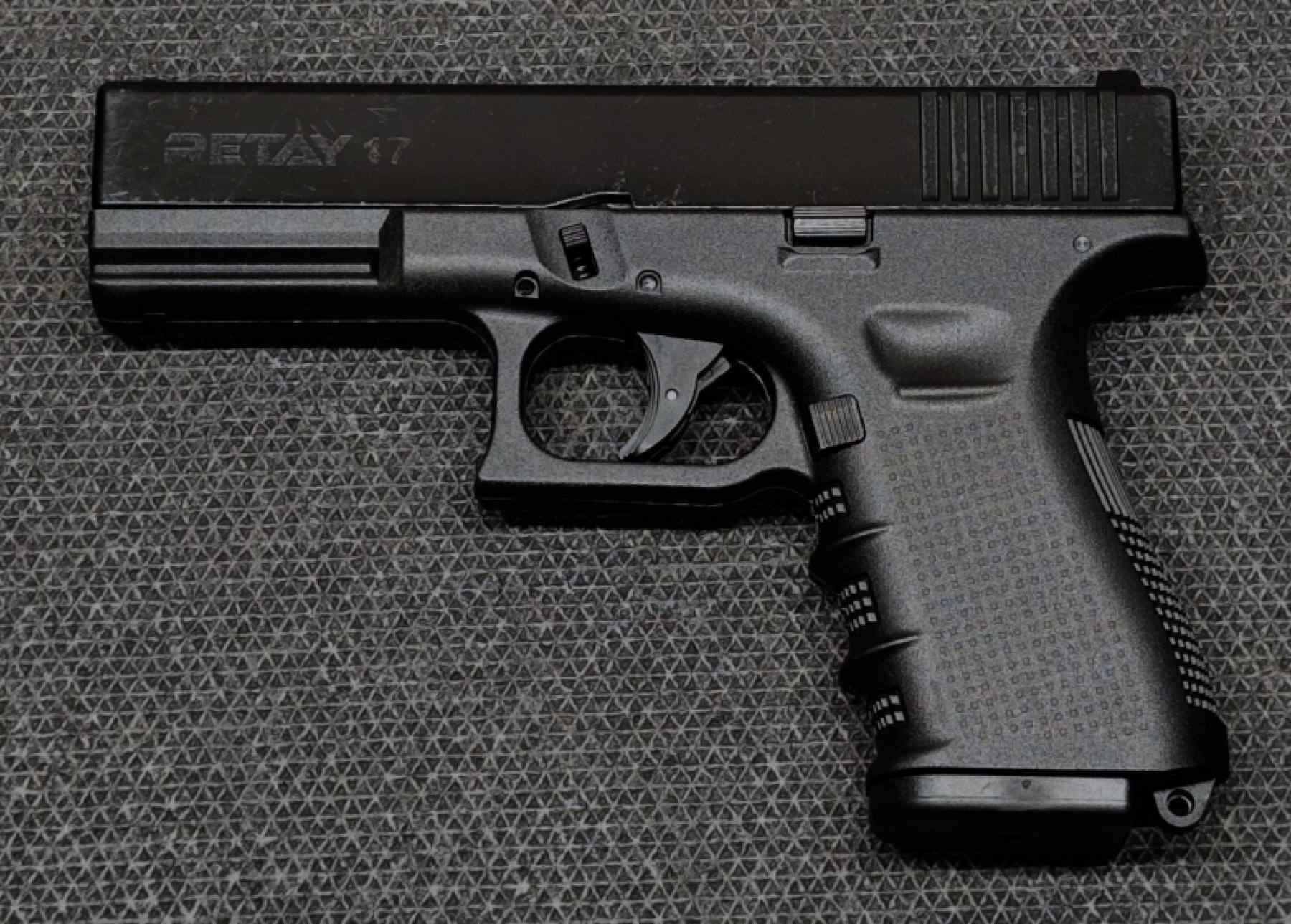 Пистолет G17 (GLOCK 17)
